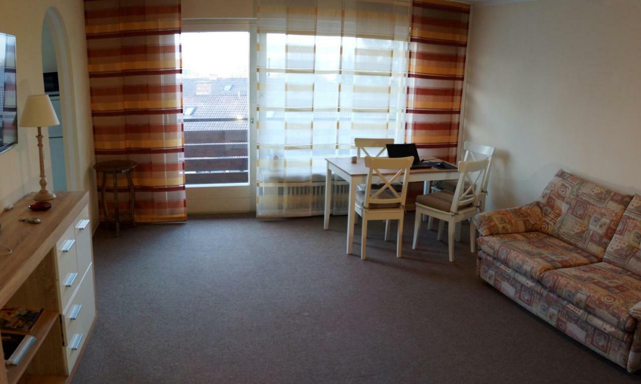 Sunny 1-Room Apartment Near Railway Station جارمش بارتنكيرشن المظهر الخارجي الصورة