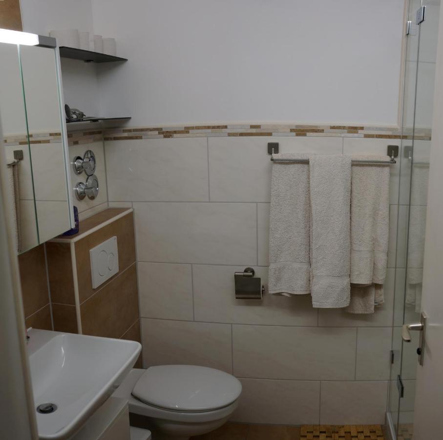 Sunny 1-Room Apartment Near Railway Station جارمش بارتنكيرشن المظهر الخارجي الصورة